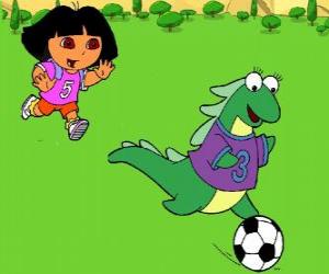 Puzzle Ντόρα παίζουν ποδόσφαιρο με το φίλο της Ισά το ιγκουάνα